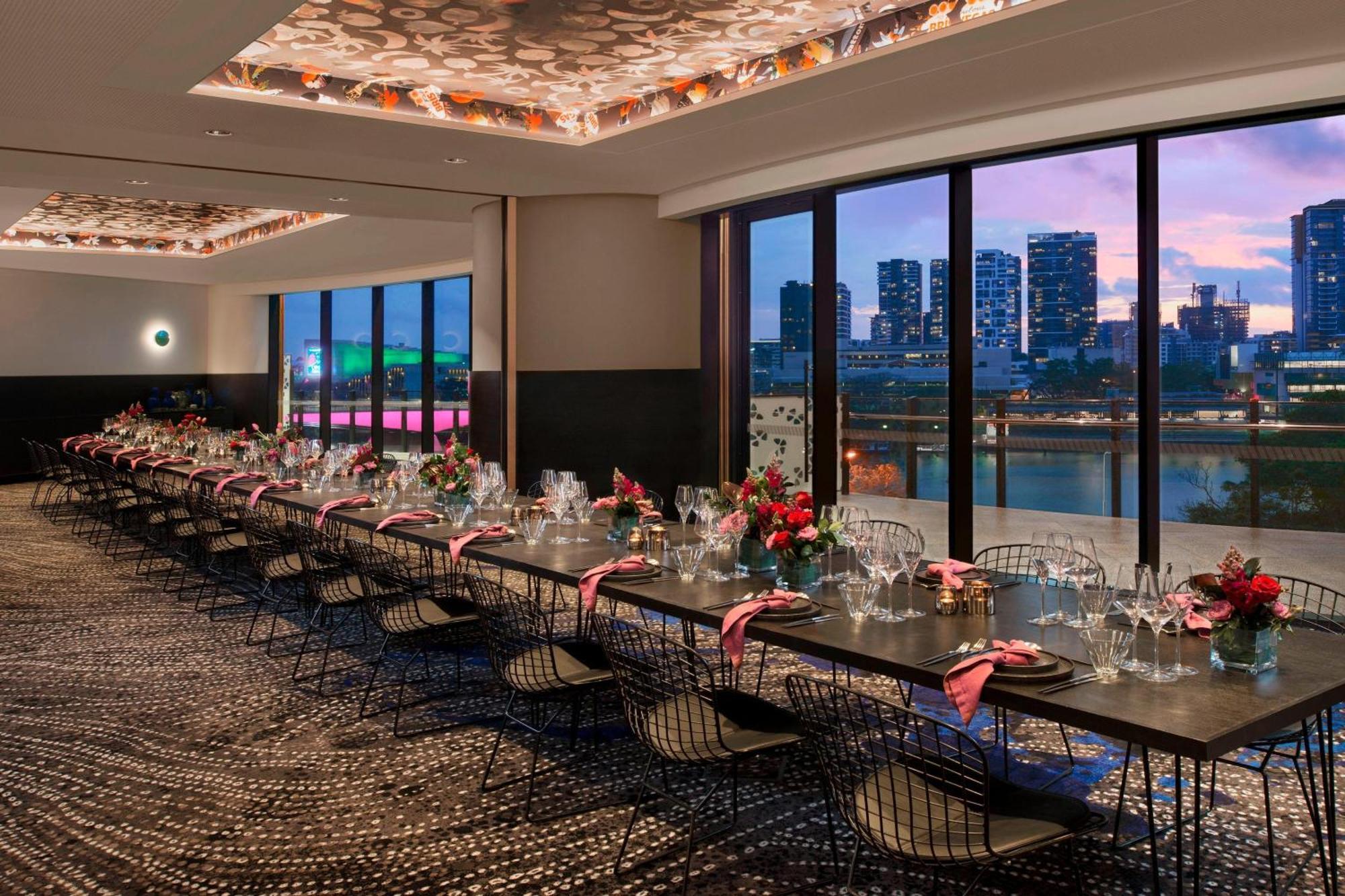 W Brisbane Hotel Bagian luar foto The Riverbank