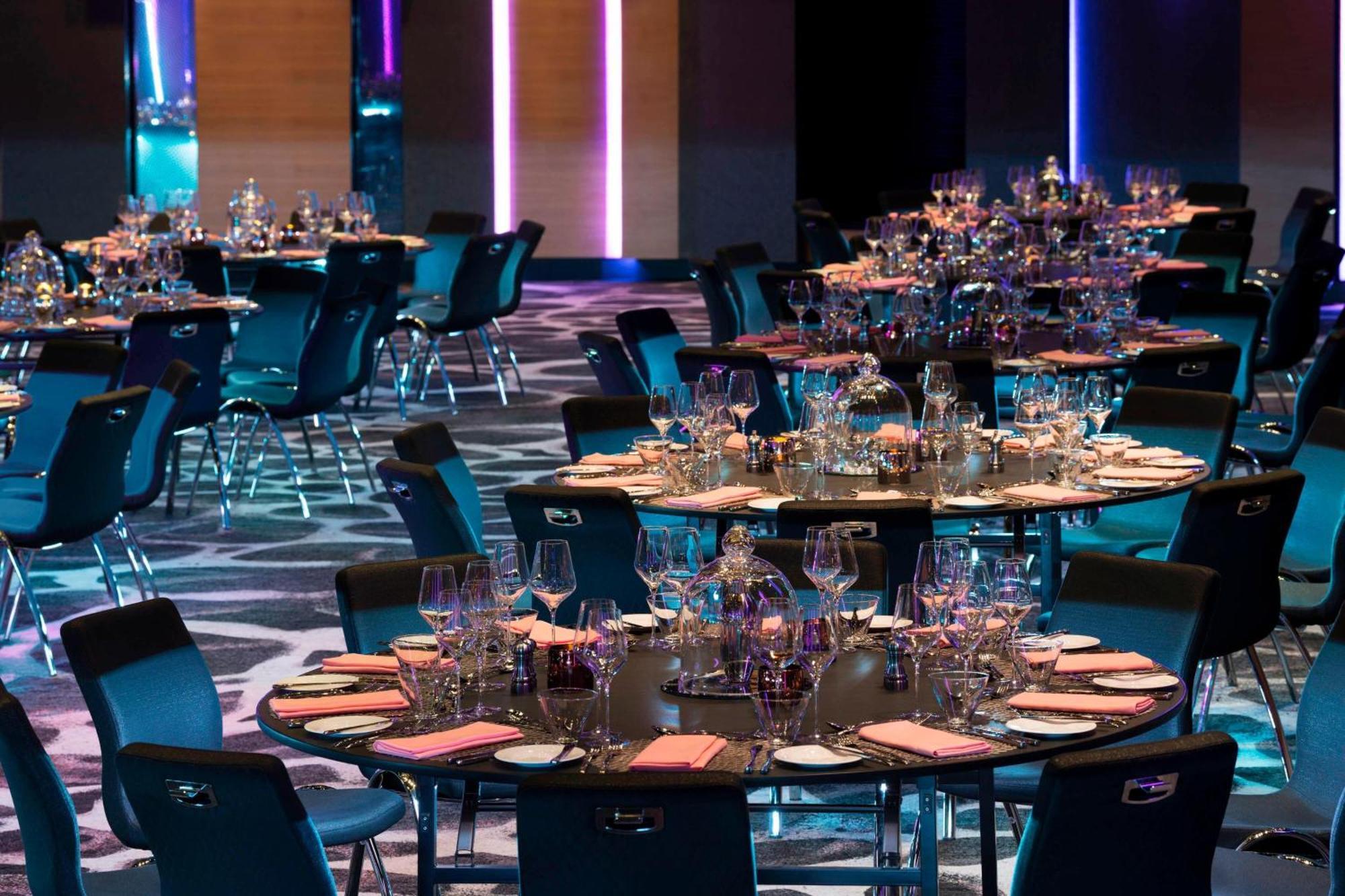 W Brisbane Hotel Bagian luar foto The International Conference Centre