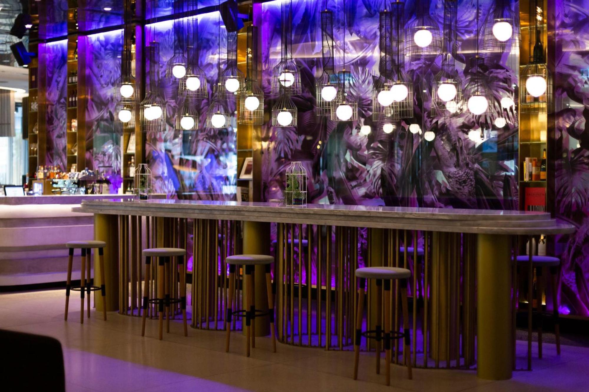 W Brisbane Hotel Bagian luar foto The bar at the nightclub