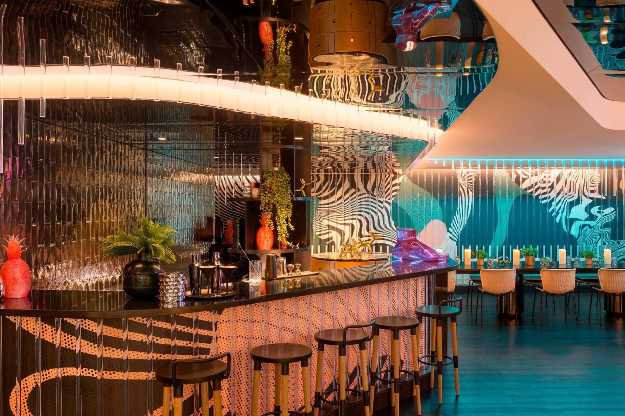 W Brisbane Hotel Bagian luar foto The bar at the nightclub